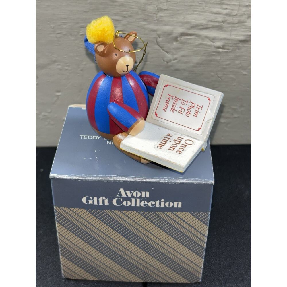 Vtg Avon Gift Collection Wood Bear In Pjs Christmas Tree Ornaments in Box